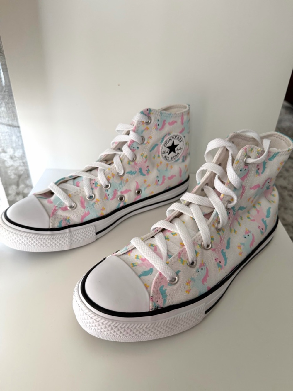 CONVERSE CTAS Hi Unicorn High Top Sneakers Multicolor - Juniors Size 5